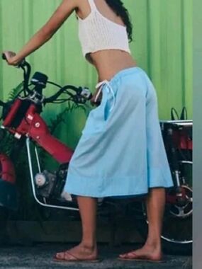 WILL BE GONE SOON"NWOT, Free-est By "Free People, "Menorca Slouchy Capri Shorts"